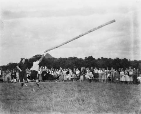 Caber toss