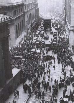 Crowd outside New York Stock Exchange, 1929